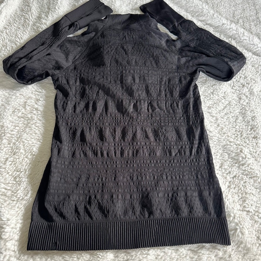 Lululemon Long Sleeve Hoodie Black Textured Knit Seamless - Size 4/6 - Picture 2 of 11
